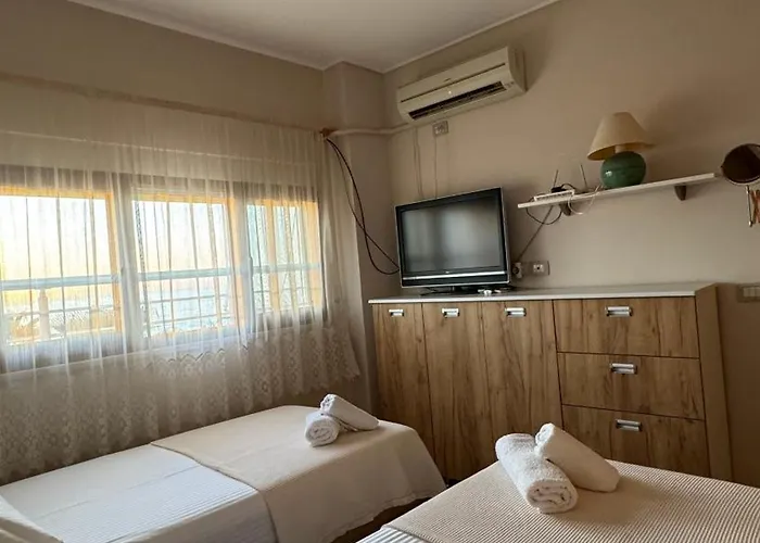 Seaside By Broci * ゴーレム